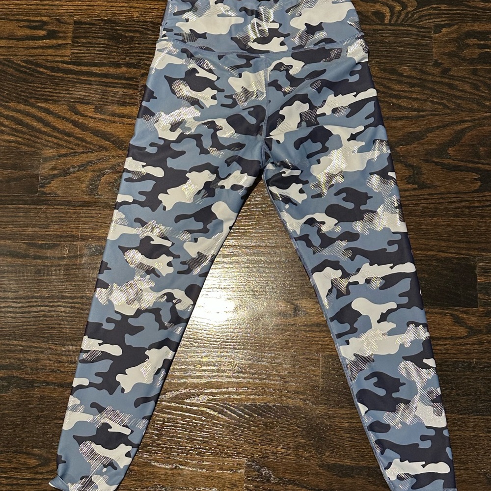 Aqua by Bloomingdale’s Athletic Camouflage Leggings - Picture 3 of 7